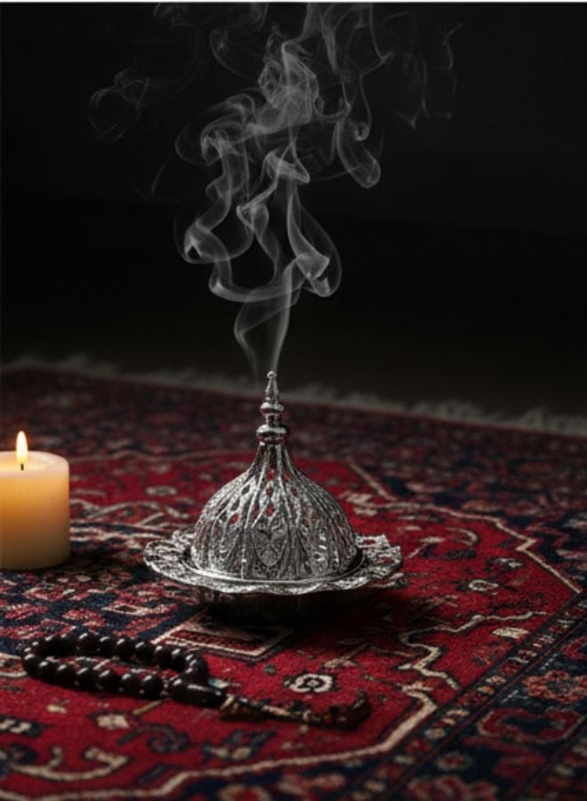 مبخرة بخور بتصميم عربي فاخر – مبخرة معدنية مزخرفة من الحديد عالي الجودة مع غطاء قابل للإزالة – لتعطير الجو ونشر الروائح العطرية بالتساوي – قطعة ديكور فاخرة للمنازل والمناسبات – هدية مثالية للأصدقاء والعائلة-فضية - Image 2